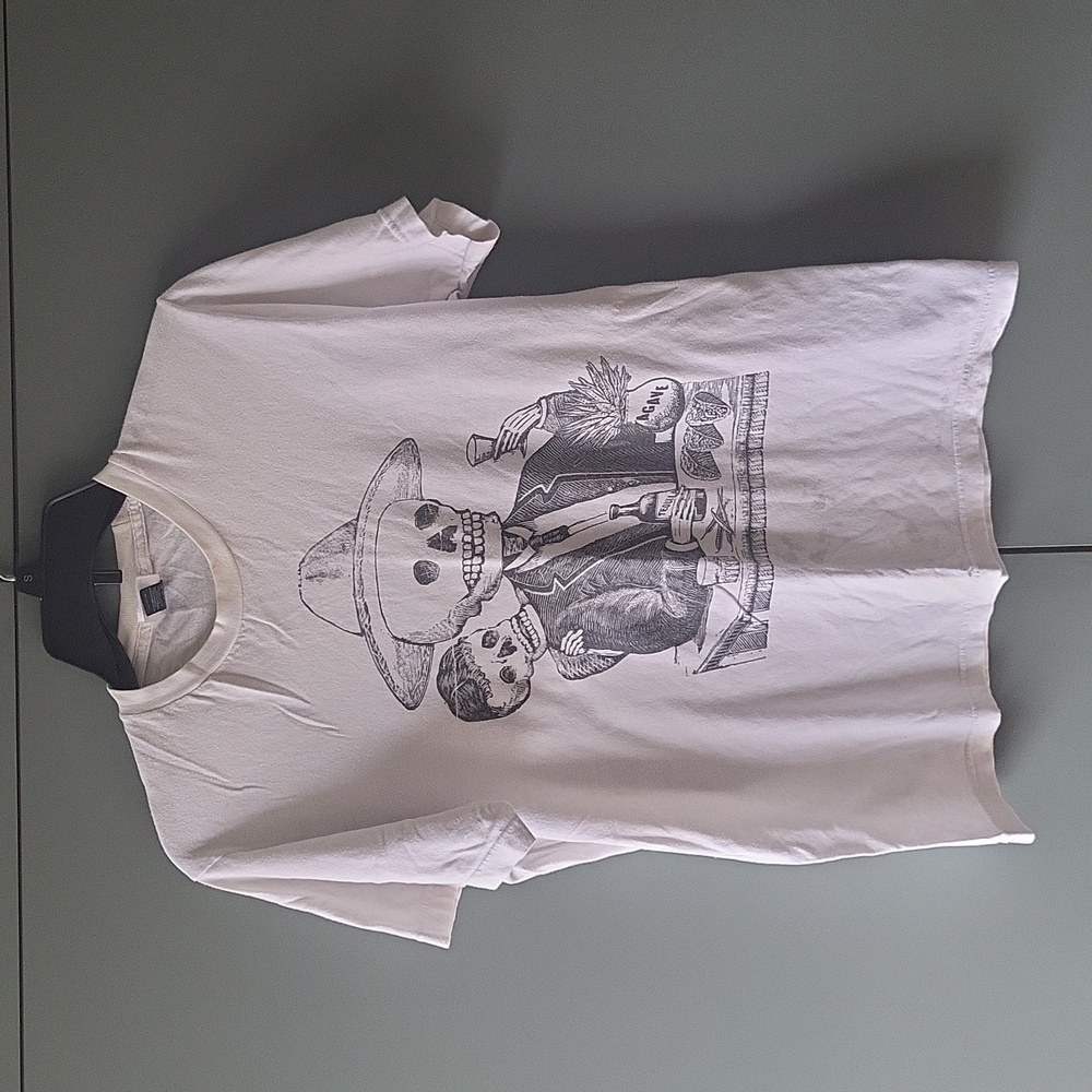 Day of the dead drinking skeleton Tee shirt